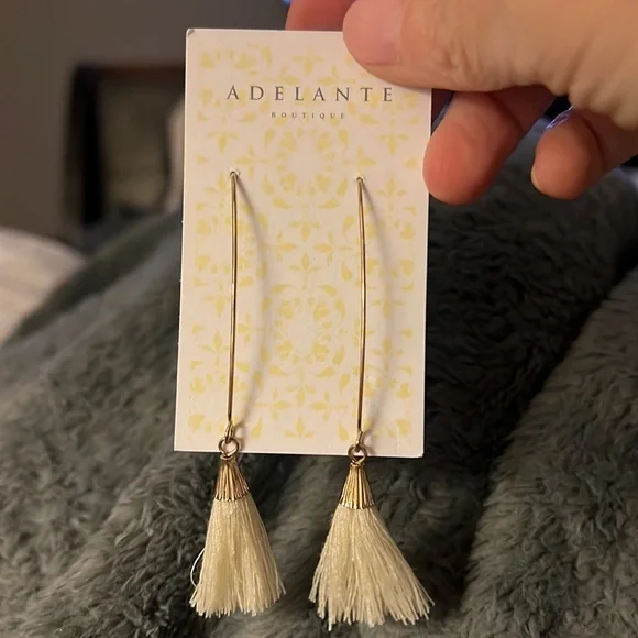 Renew Earrings with tassels - Picture 2 of 6